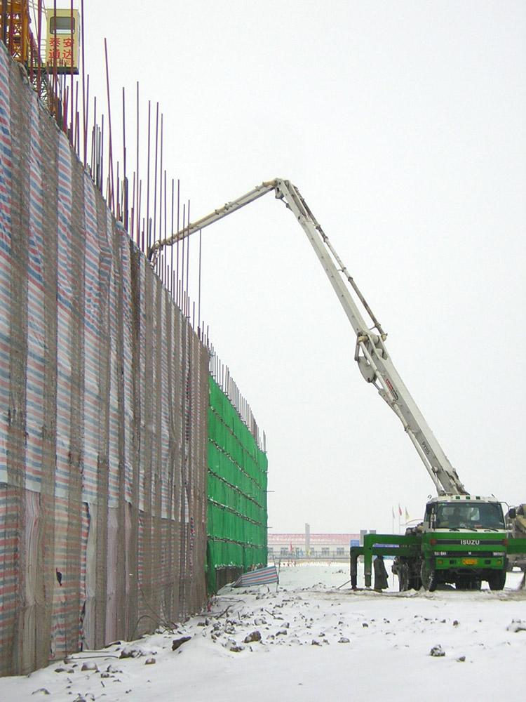 金山熱電廠2*300MW機(jī)組工程主廠房項(xiàng)目