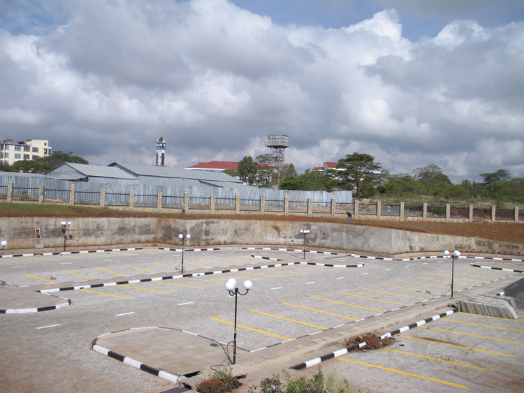 肯尼亞肯雅塔大學(xué)購(gòu)物中心